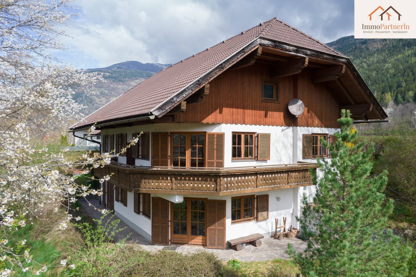 Charmantes Landhaus mit Alpenblick, 2.400 m² Bauland & Ausbaupotenzial