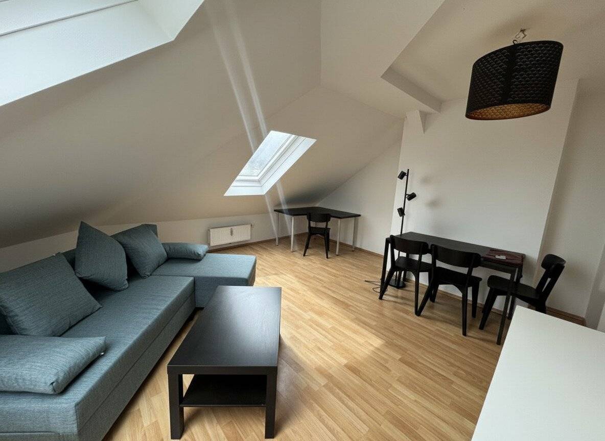 Gut gelegene, helle 2-Zimmer-Dachgeschosswohnung in Eggenberg