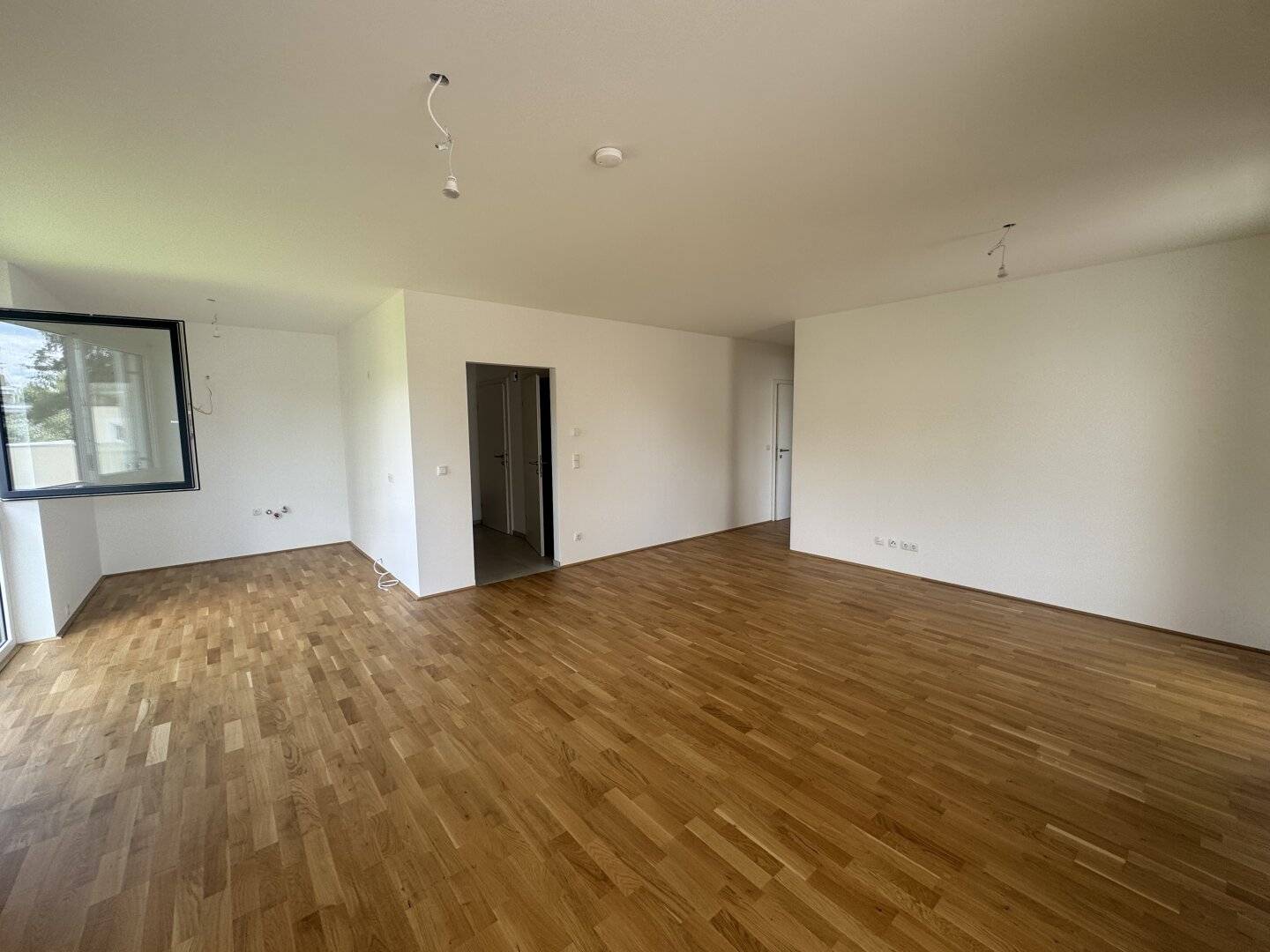 Helle 4-Zimmer-Wohnung mit sehr großer überdachter Terrasse