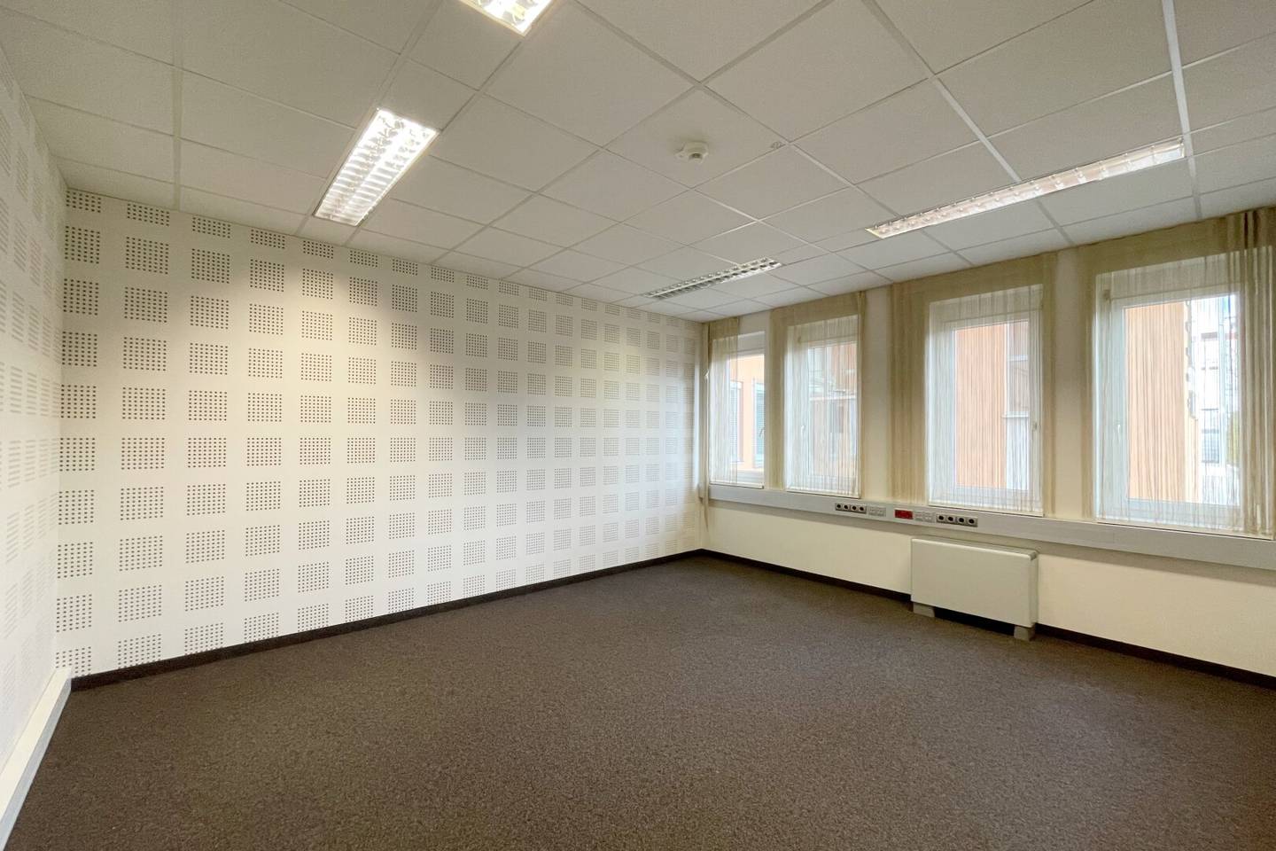 Ruhige Bürofläche mit Parkplätzen & Klimaanlage – ideal für Praxis, Agentur oder kleines Unternehmen | Graz St. Peter
