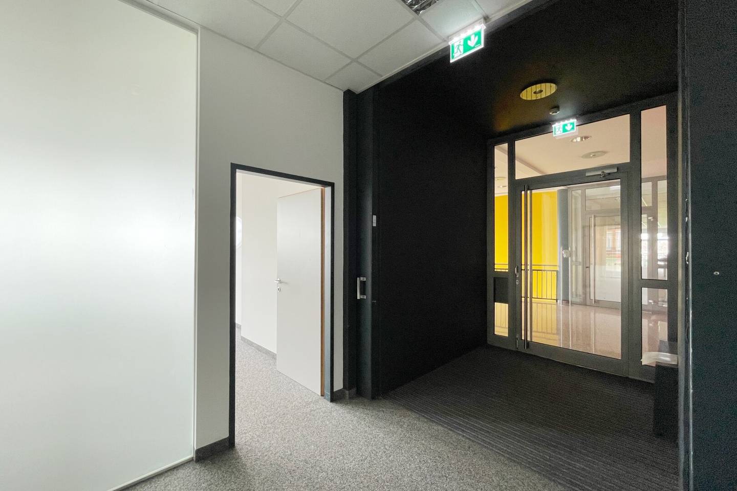 Büro mieten Graz – Moderne Bürofläche / Gewerbefläche / Office Space mit Balkon & Klimaanlage – 8042 Graz Messendorf