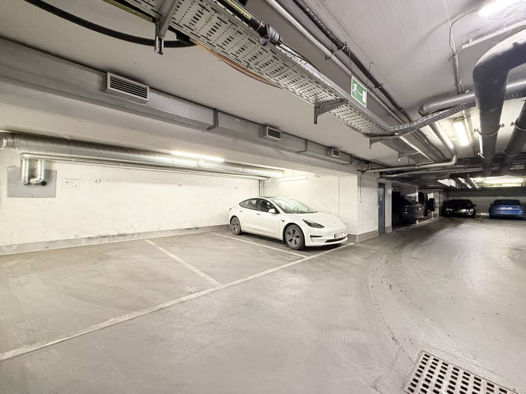 Mariannengasse 14 - Motorradstellplatz bei U6 Alser Str. / 13A Bus und Straßenbahnen 5, 33, 43, 44!