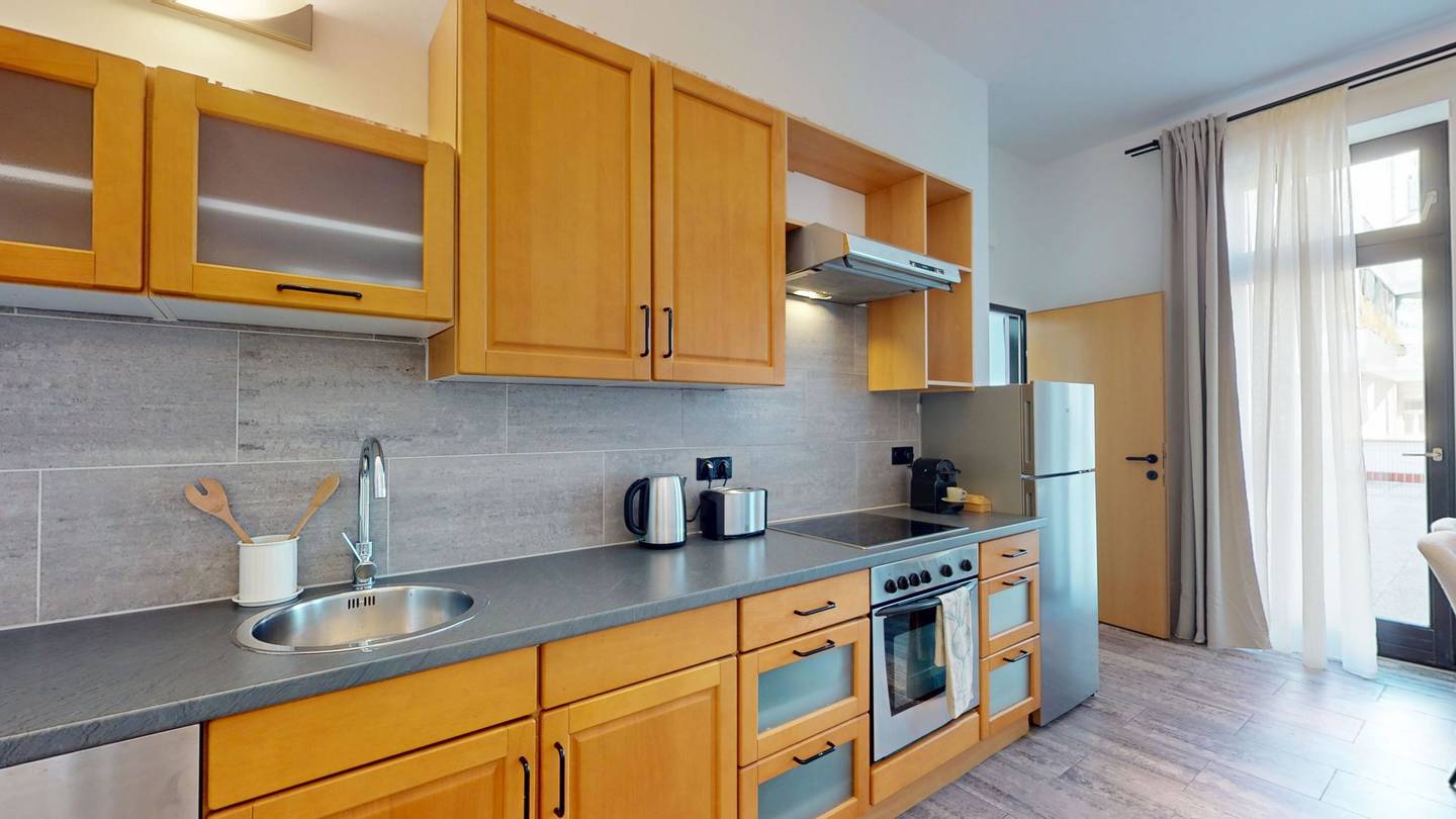 Apartment with terrace and open kitchen
