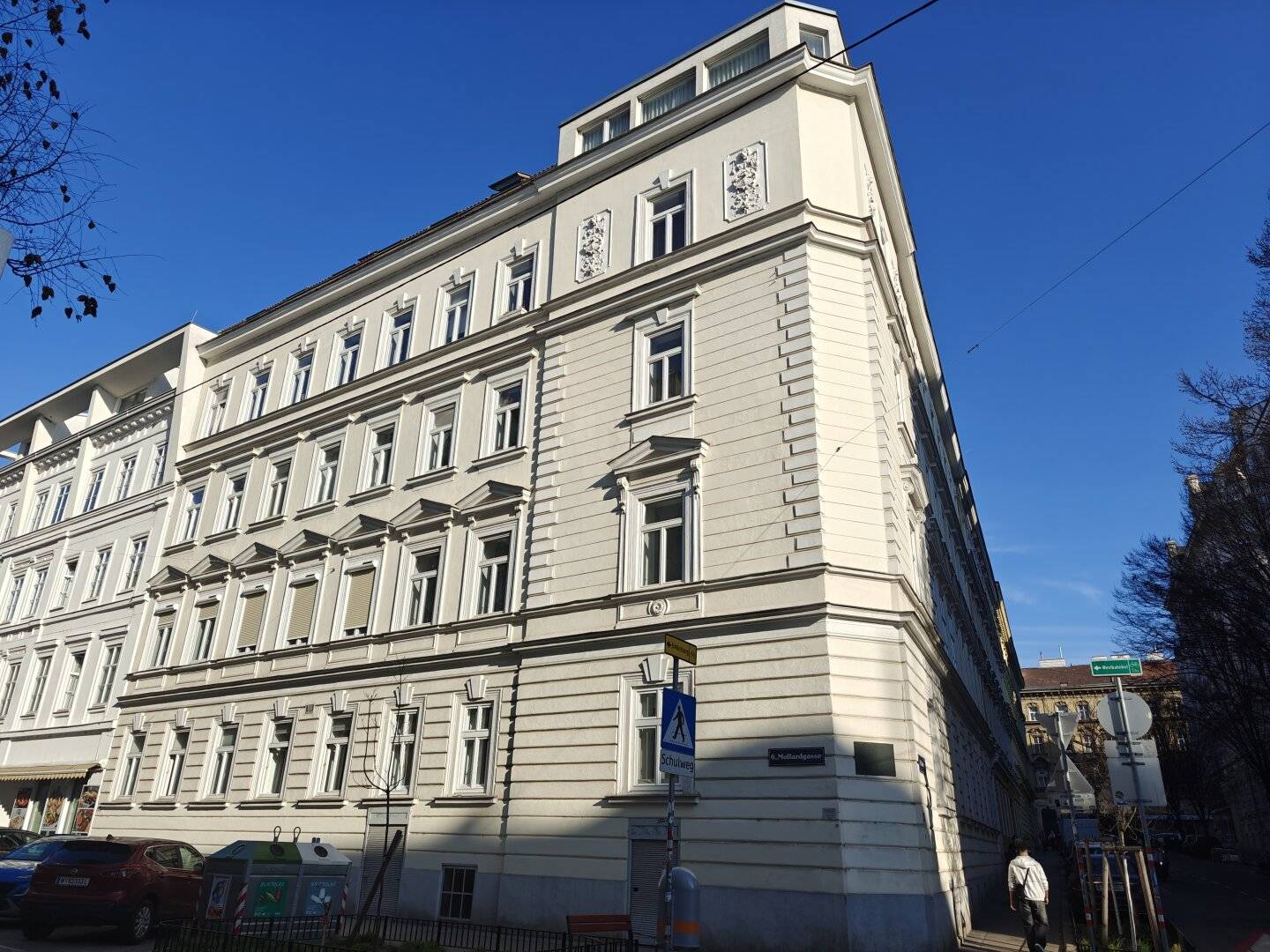 Mollardgasse: First occupancy after renovation + Commission free + 3 min to U4 + Perfect residential location + South / East orientation + Air conditioning (special request)