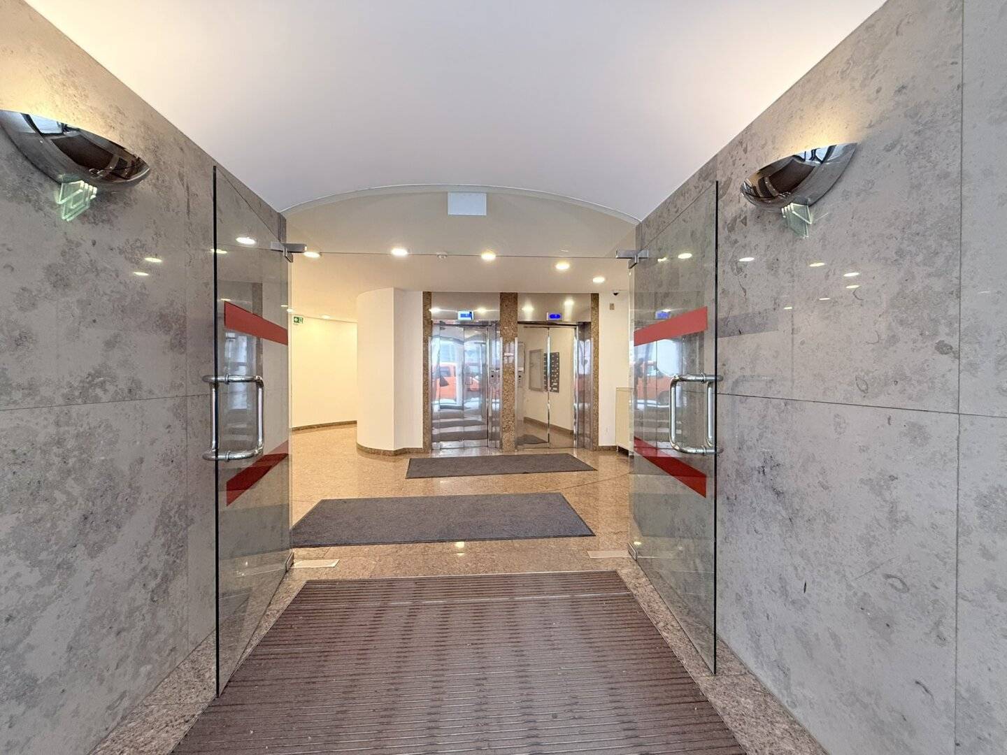Klimatisierte Ordinations- und Bürofläche neben AKH - über 200 m² + Terrasse in Bestlage!