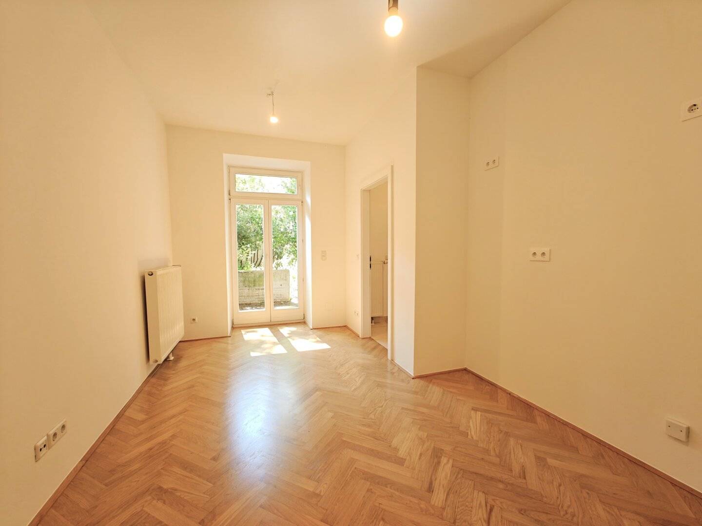 (Reserviert) Nähe Raimund Theater: Hofruhelage + Großer Garten mit Terrasse + 6 Min. zur U4 + Perfekte Wohnlage + Südwest-Ausrichtung + Garage optional