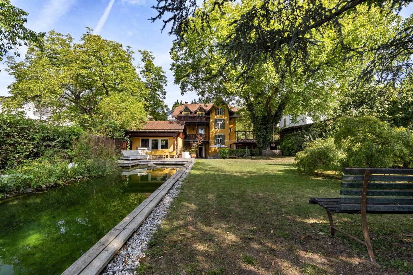 RARITÄT IN KRUMPENDORF: EXKLUSIVE VILLA MIT NATURPOOL UND POOLHAUS