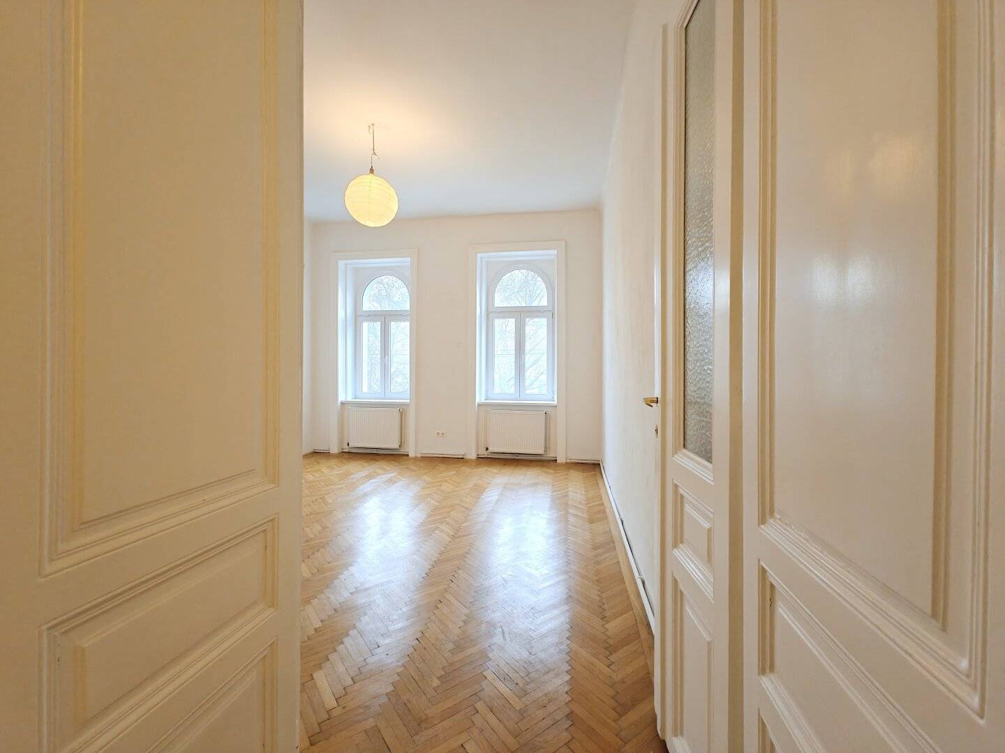(Reserviert) Einsiedlerpark: Herrliche Eckwohnung + Grünblick + Nachmittagssonne + 650m zur U4 + Altwien-Elemente