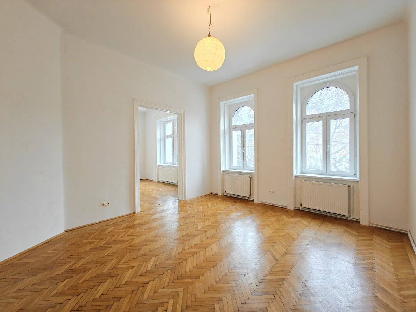(Reserviert) Einsiedlerpark: Herrliche Eckwohnung + Grünblick + Nachmittagssonne + 650m zur U4 + Altwien-Elemente