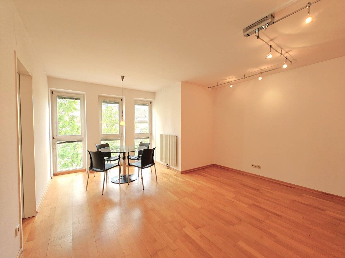 Gersthof: Sunny east orientation + Ideal residential location + Practical layout + Near Fuchu-Park
