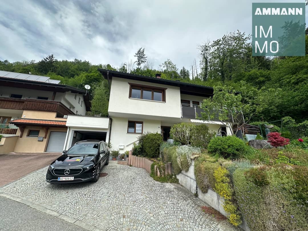 Wohnen mit Aussicht: Haus in sonniger Lage über dem Walgau