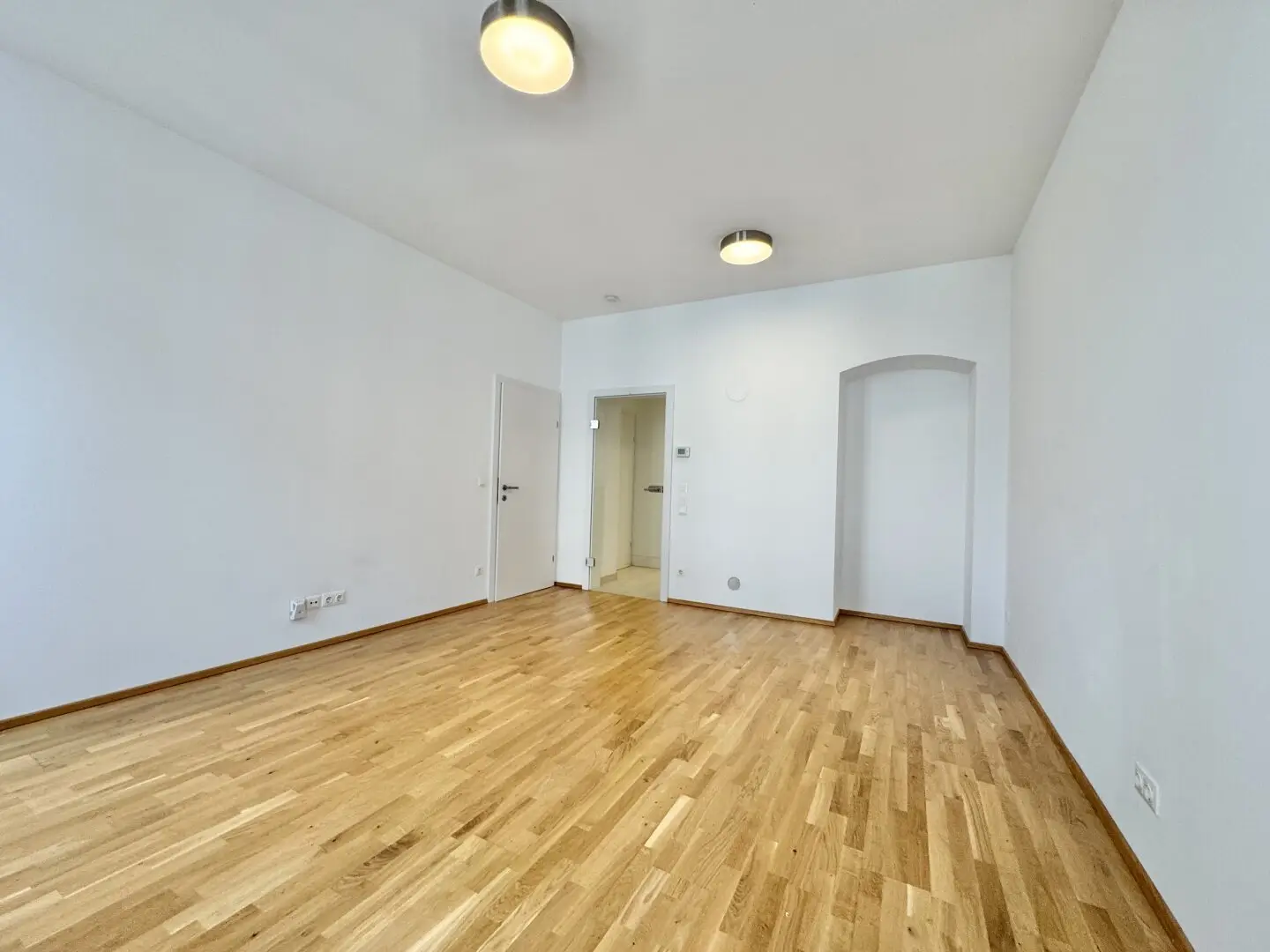 FREIER MIETZINS- MODERNE 3 ZIMMER IN GENERALSANIERTEM GRÜNDERZEITHAUS