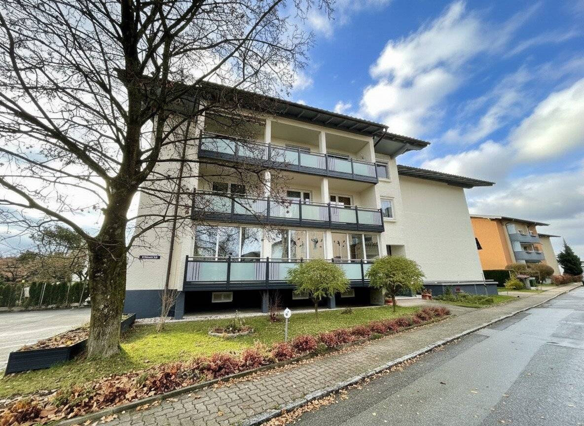 Ruhe und Infrastruktur – Ihre 2-Zimmer-Wohnung mit Loggia und Garage in Oberndorfer Bestlage, Zweitwohnsitz erlaubt!