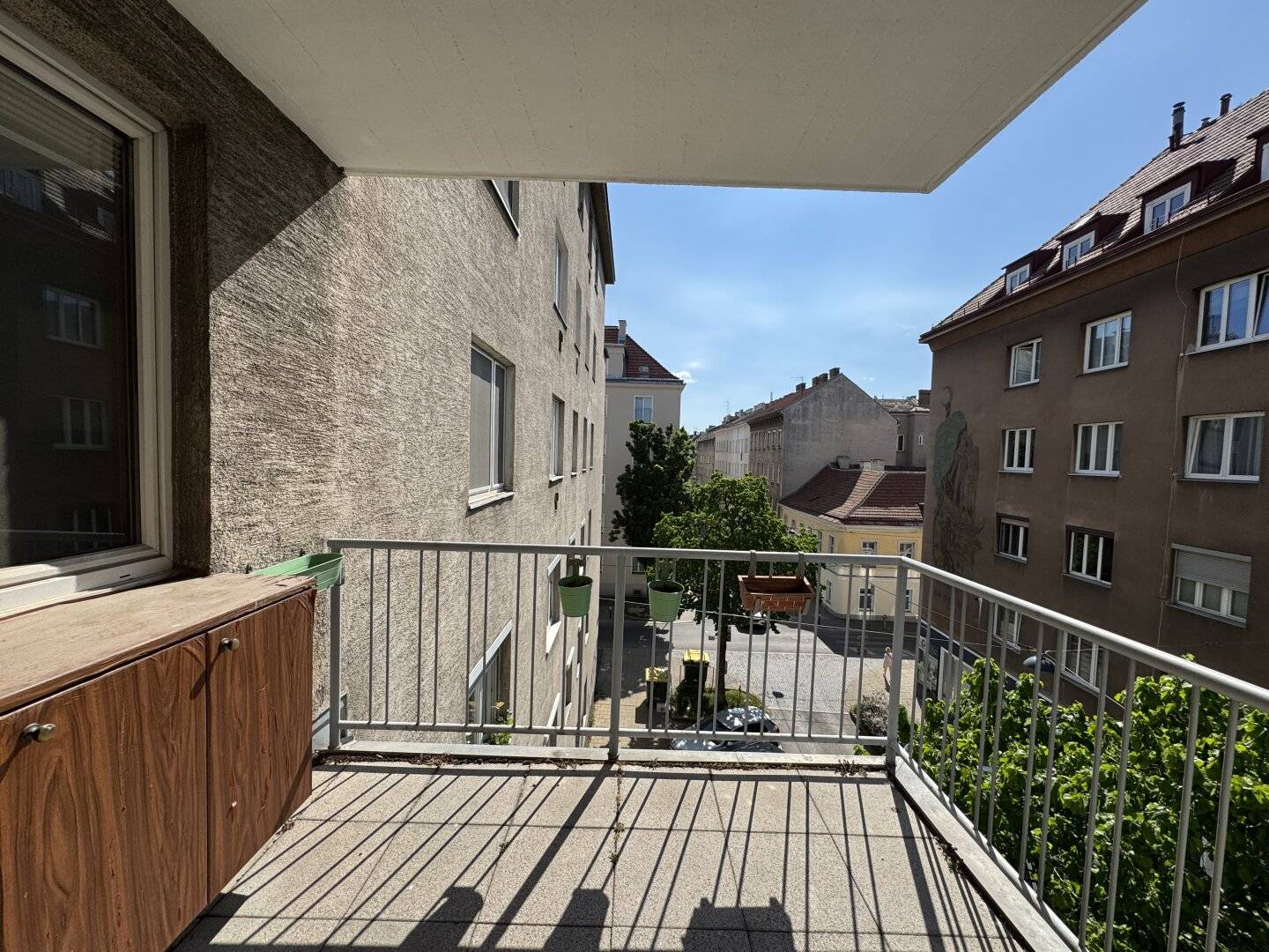 SANIERUNGSBEDÜRFTIGE 3-ZIMMER + BALKON NAHE BRUNNENMARKT UND U6
