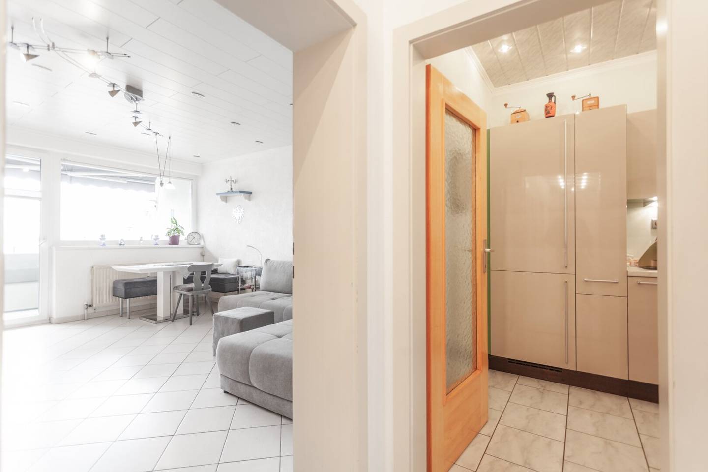 Traumwohnung mit Balkon, nagelneuer Küche & Top-Lage!