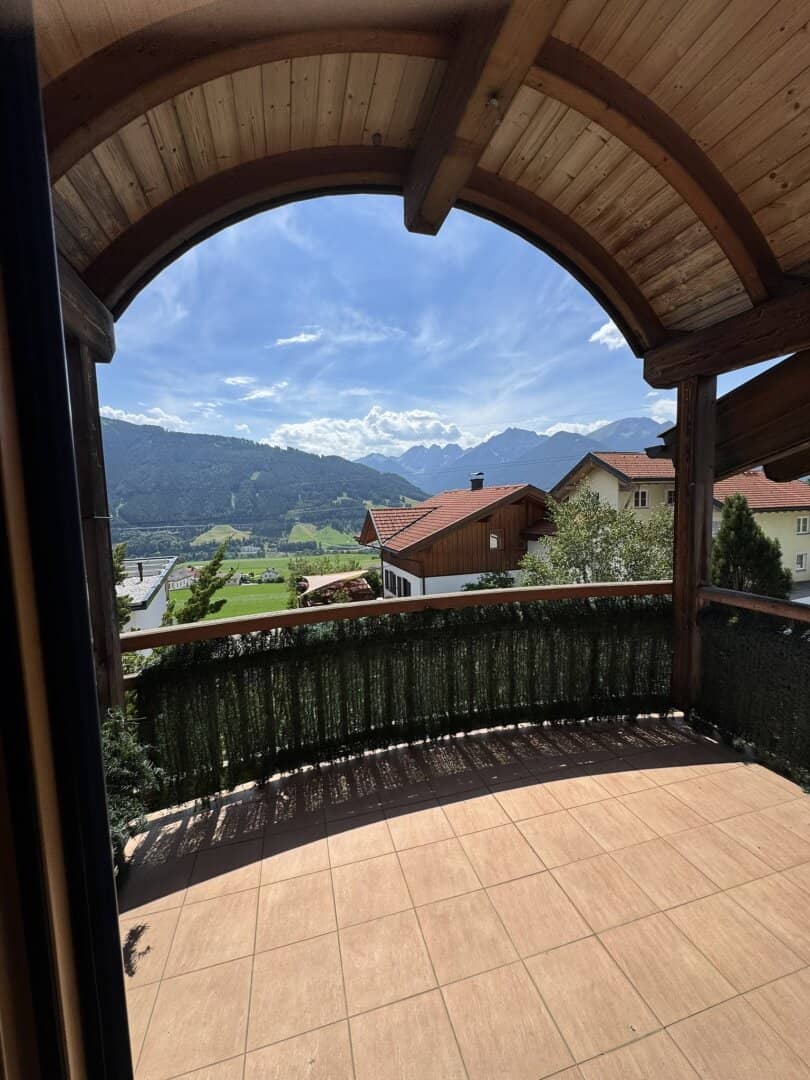 Wohntraum mit Weitblick: Hochwertiges Familienparadies mit Einliegerwohnung in Ellbögen
