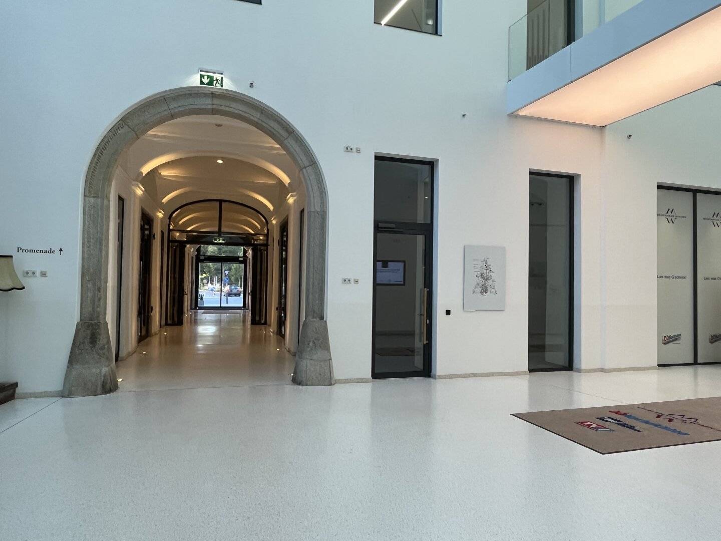 Geschäftsfläche in den Promenaden Galerien