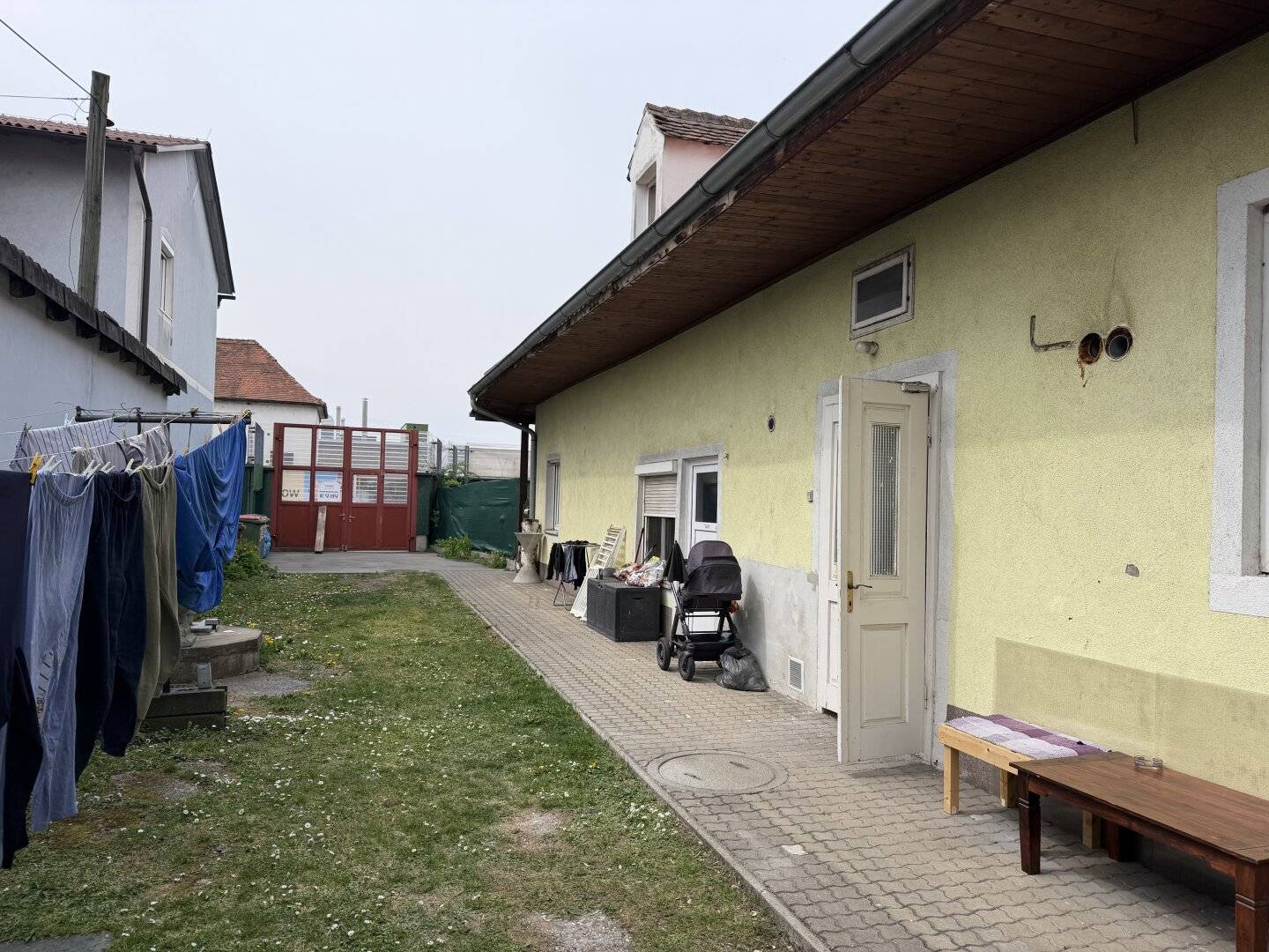 Gute Lage Triesterstraße! Zinshaus mit 10 Wohnungen + Lager | 549 m² vermietet | ca. € 3.300 Netto/Monat