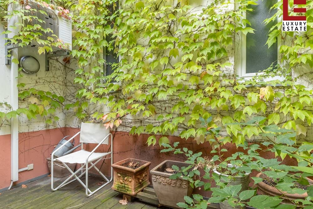 NEUER PREIS: Sonnige, moderne Gross-Innenstadt-Altbauwohnung