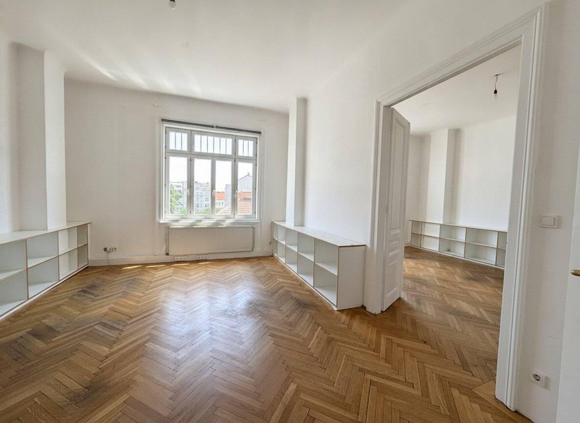 Stilvolles Altbaubüro im 6. Bezirk