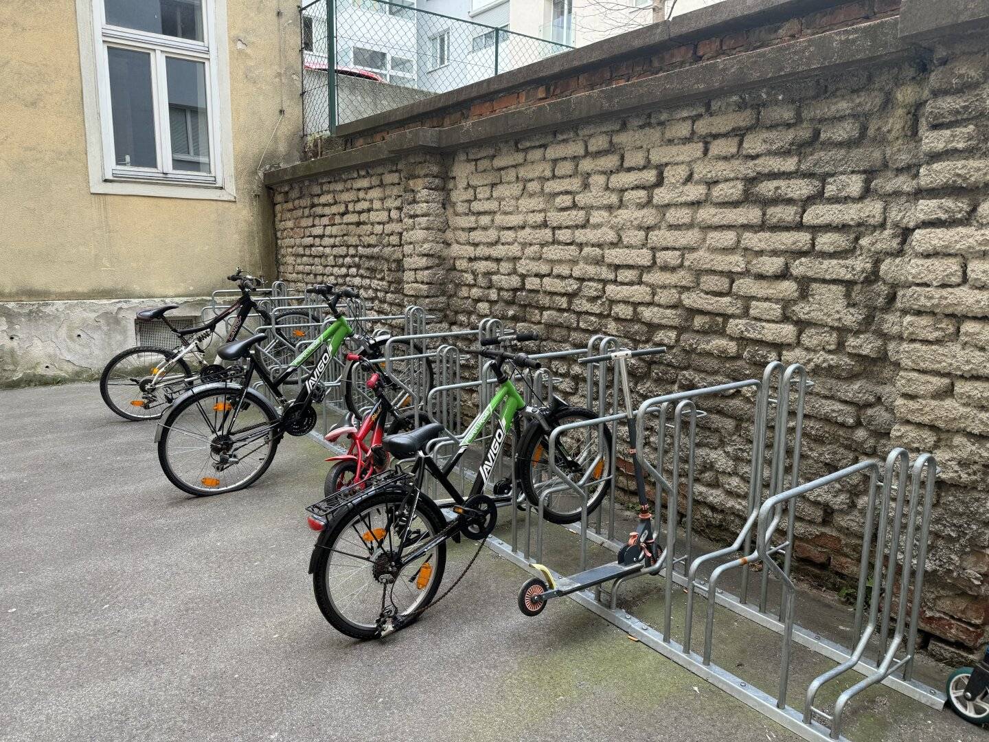 Zinshaus in begehrter Lage des 14. Bezirks