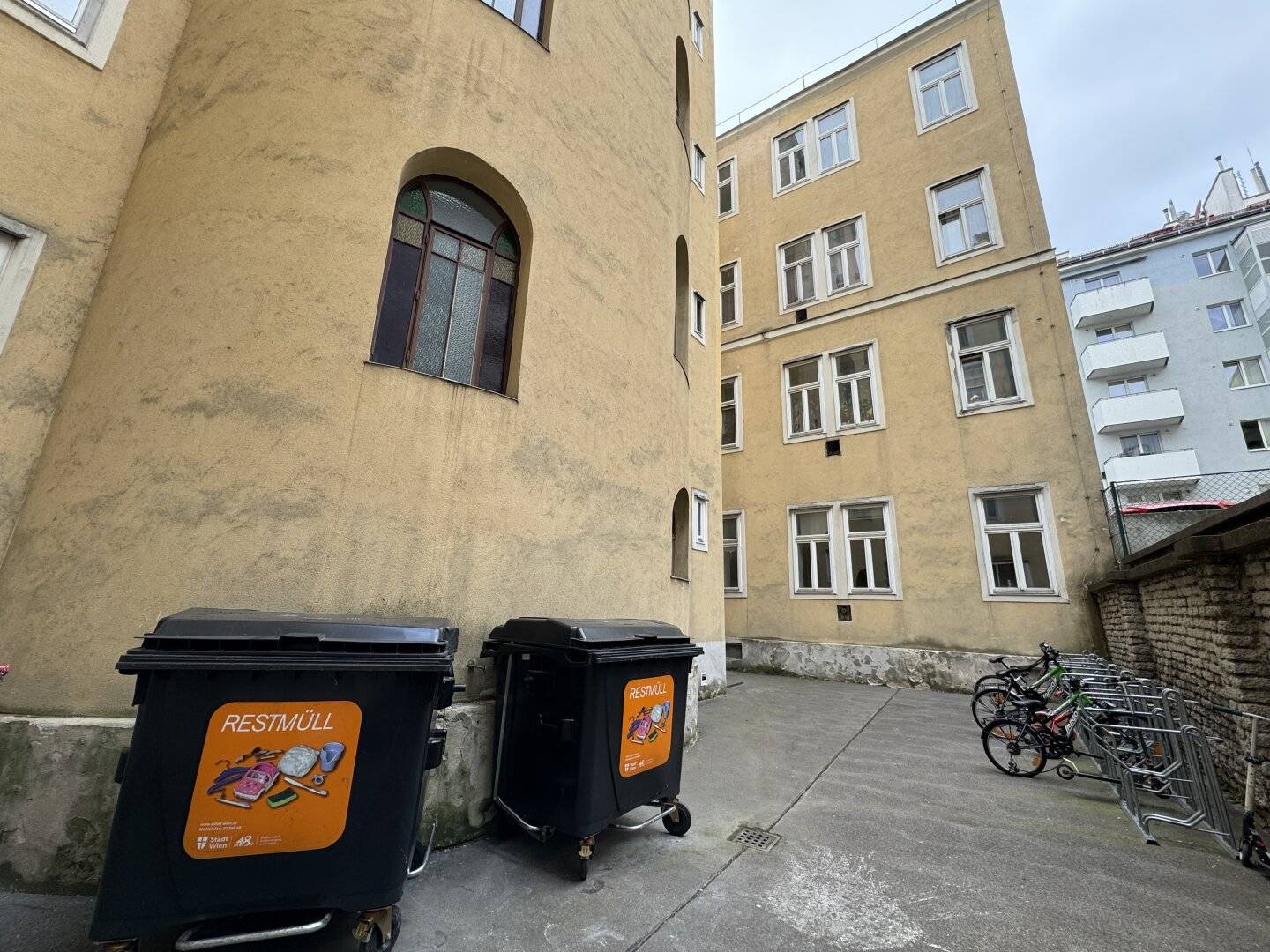Zinshaus in begehrter Lage des 14. Bezirks