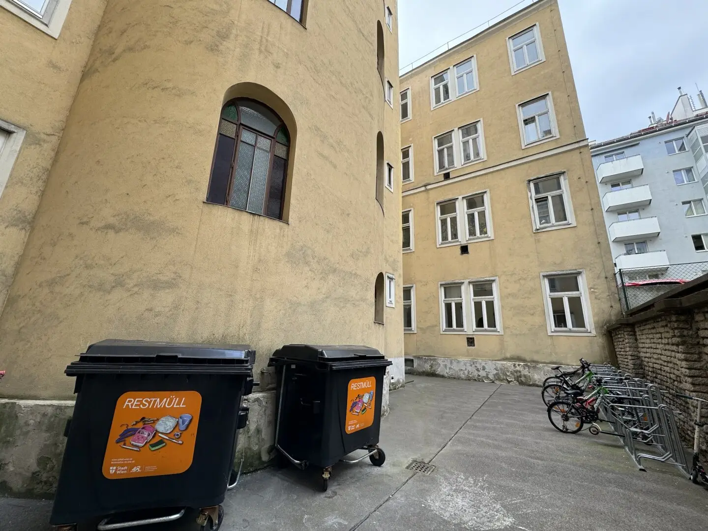 Zinshaus in begehrter Lage des 14. Bezirks