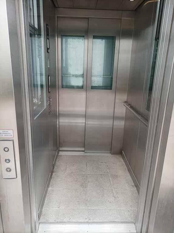 2 Büros, Ordinationen  92 oder 74m² mit Lift im Dachgeschoß