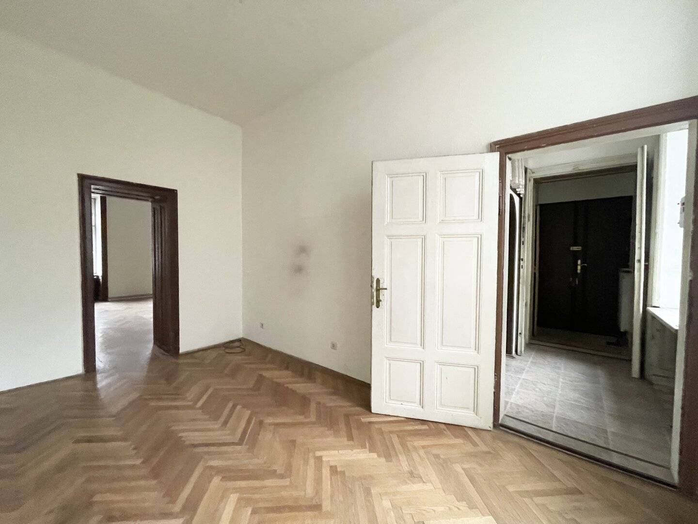 3-Zimmer-Wohnung in Favoriten mit enormen Entwicklungspotential