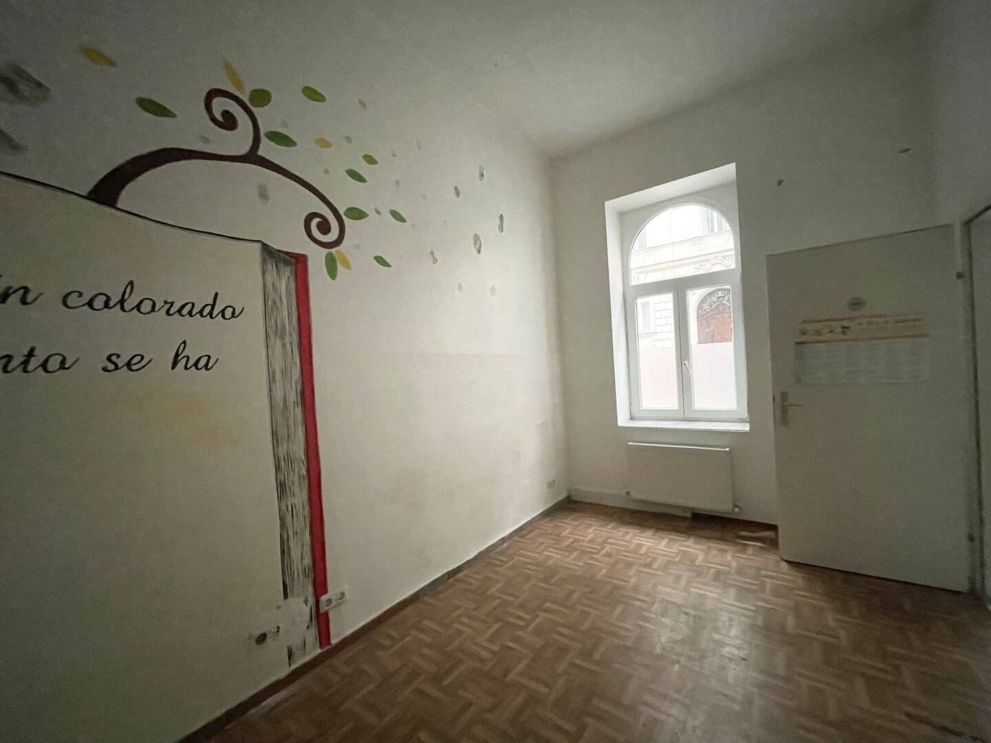 Helles Geschäftslokal oder Bürofläche in Toplage
