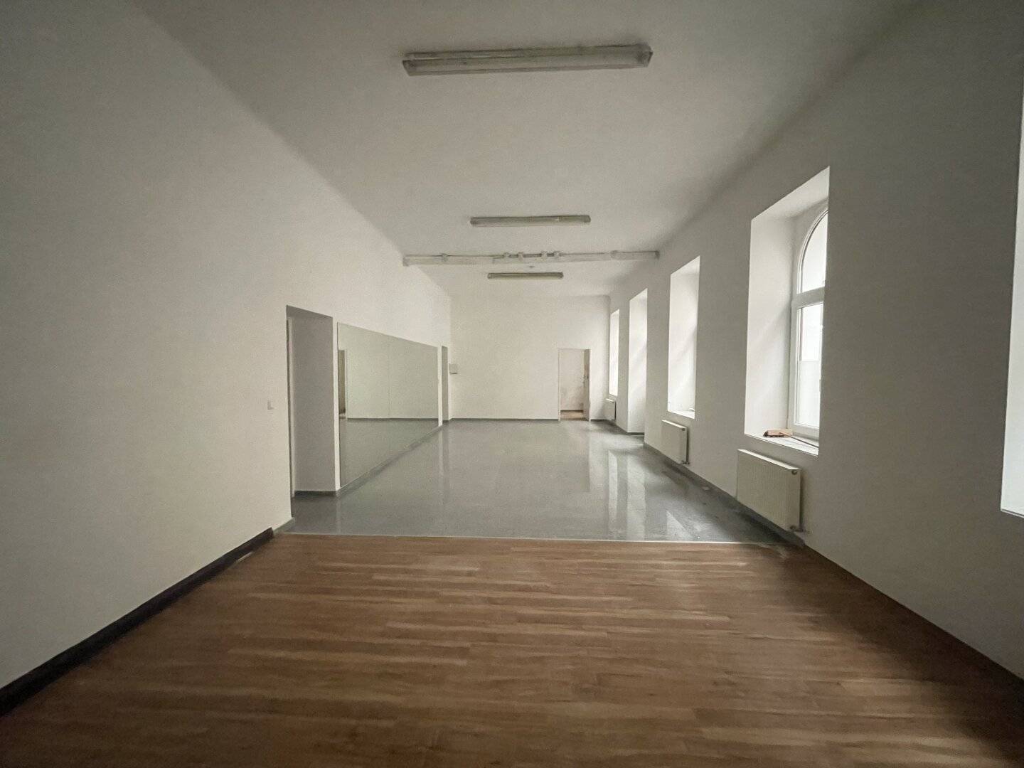 Helles Geschäftslokal oder Bürofläche in Toplage