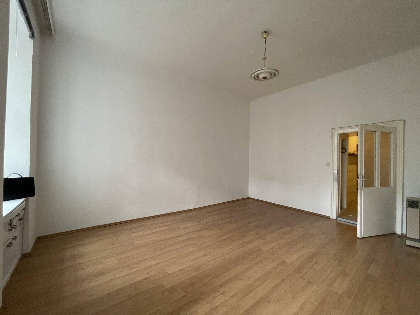 Sanierungsbedürftige 2-Zimmer Wohnung in Margareten
