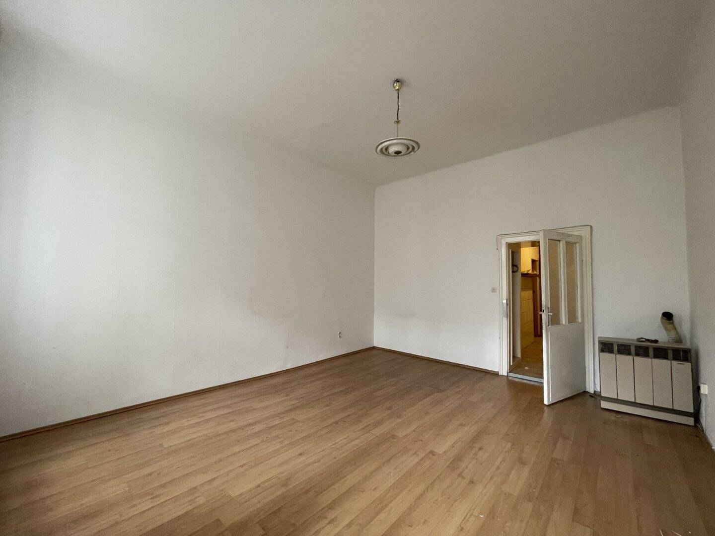 Sanierungsbedürftige 2-Zimmer Wohnung in Margareten