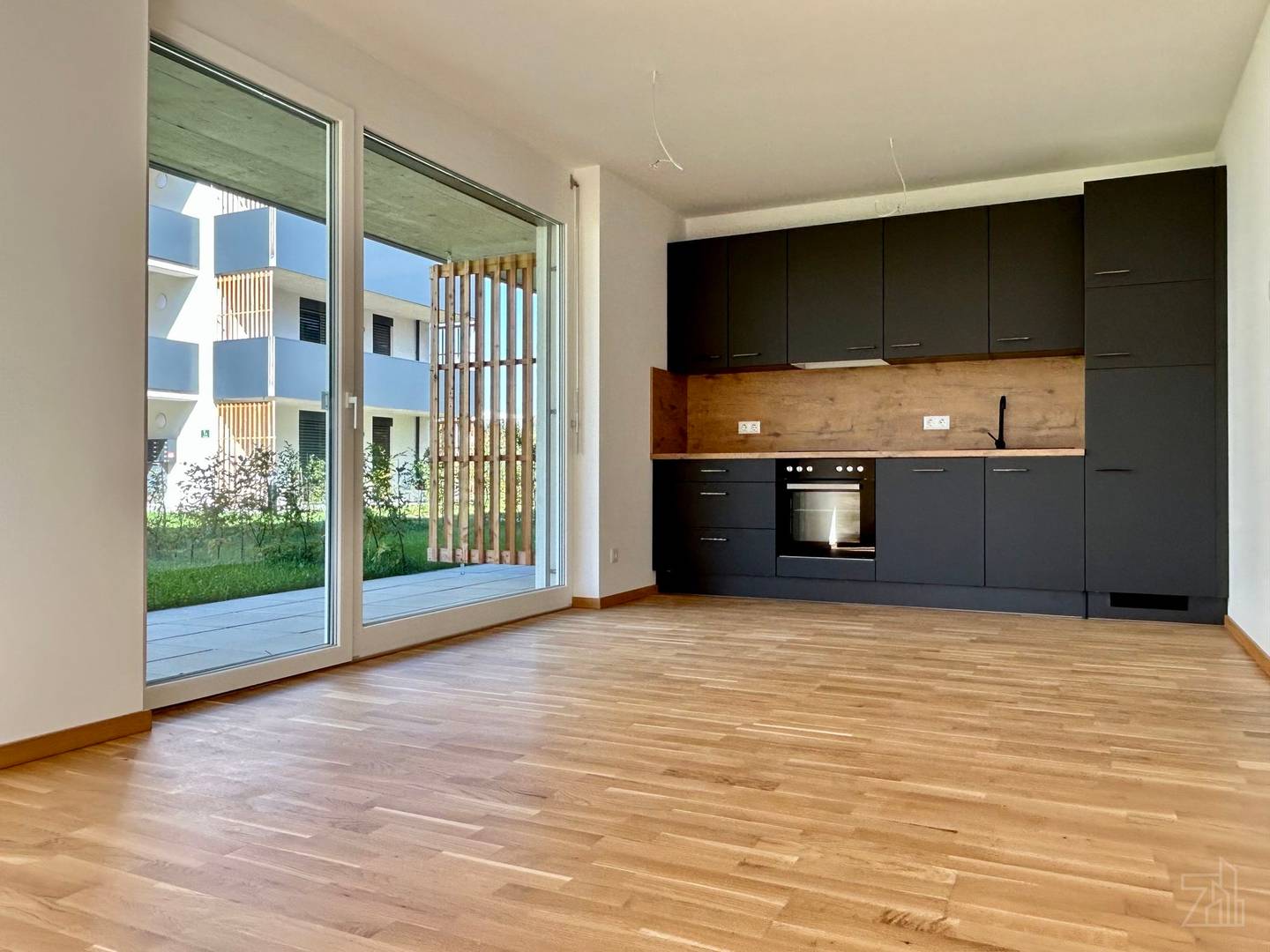 Investor apartment Strassgang new build garages