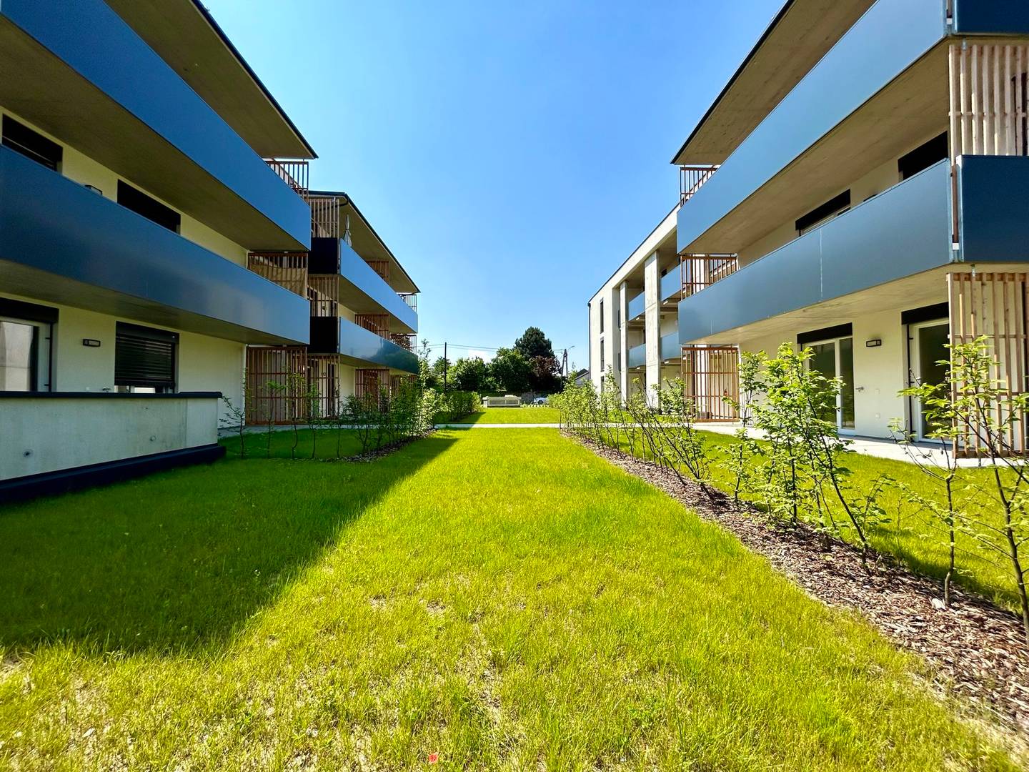 Investor apartment Strassgang new build garages