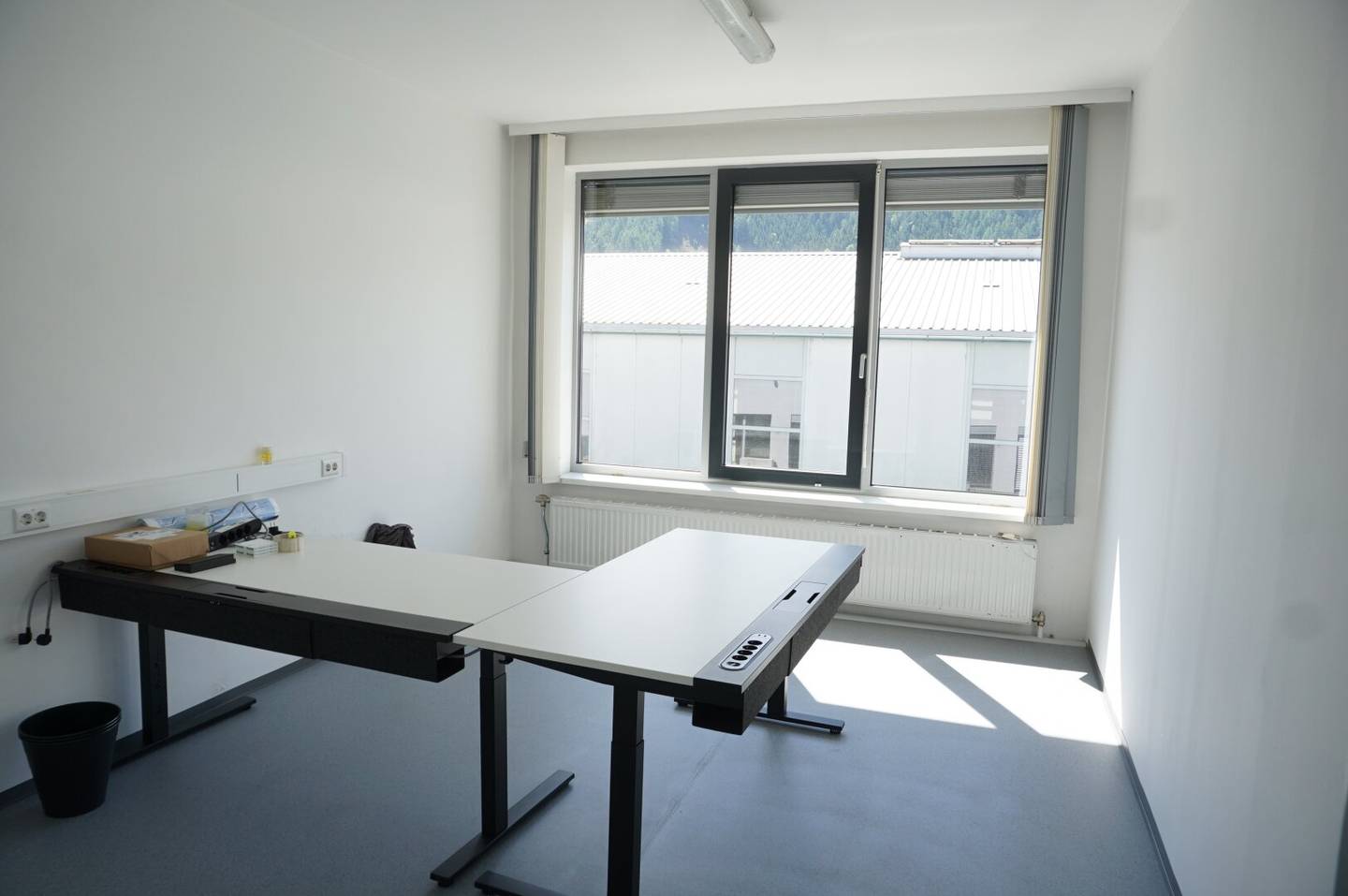Attraktive Büroflächen im Obergeschoss eines Gebäudes im Industriegebiet Werk VI