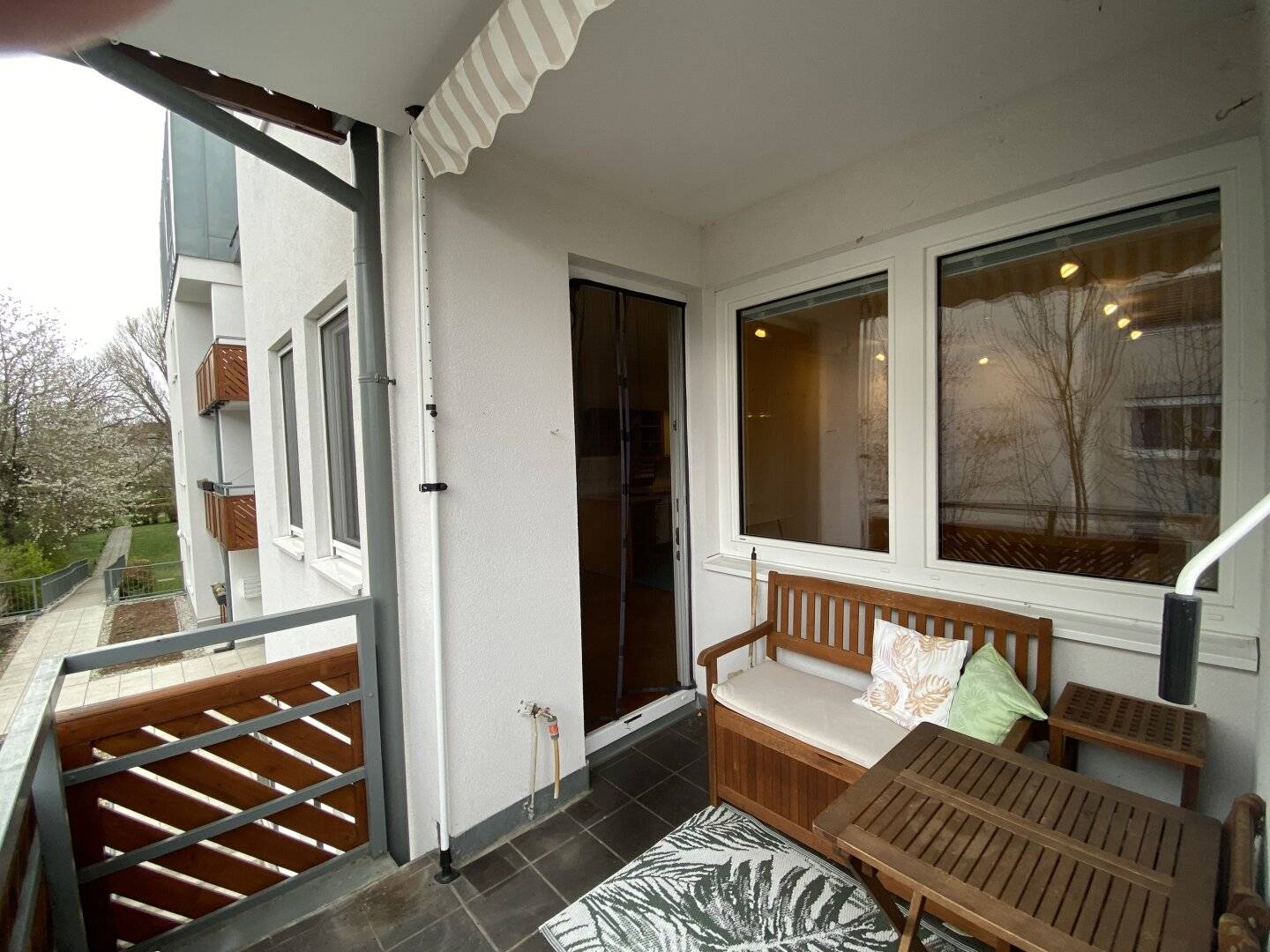 Moderne 4-Zimmer-Neubauwohnung mit Loggia/Balkon & Garagenstellplatz