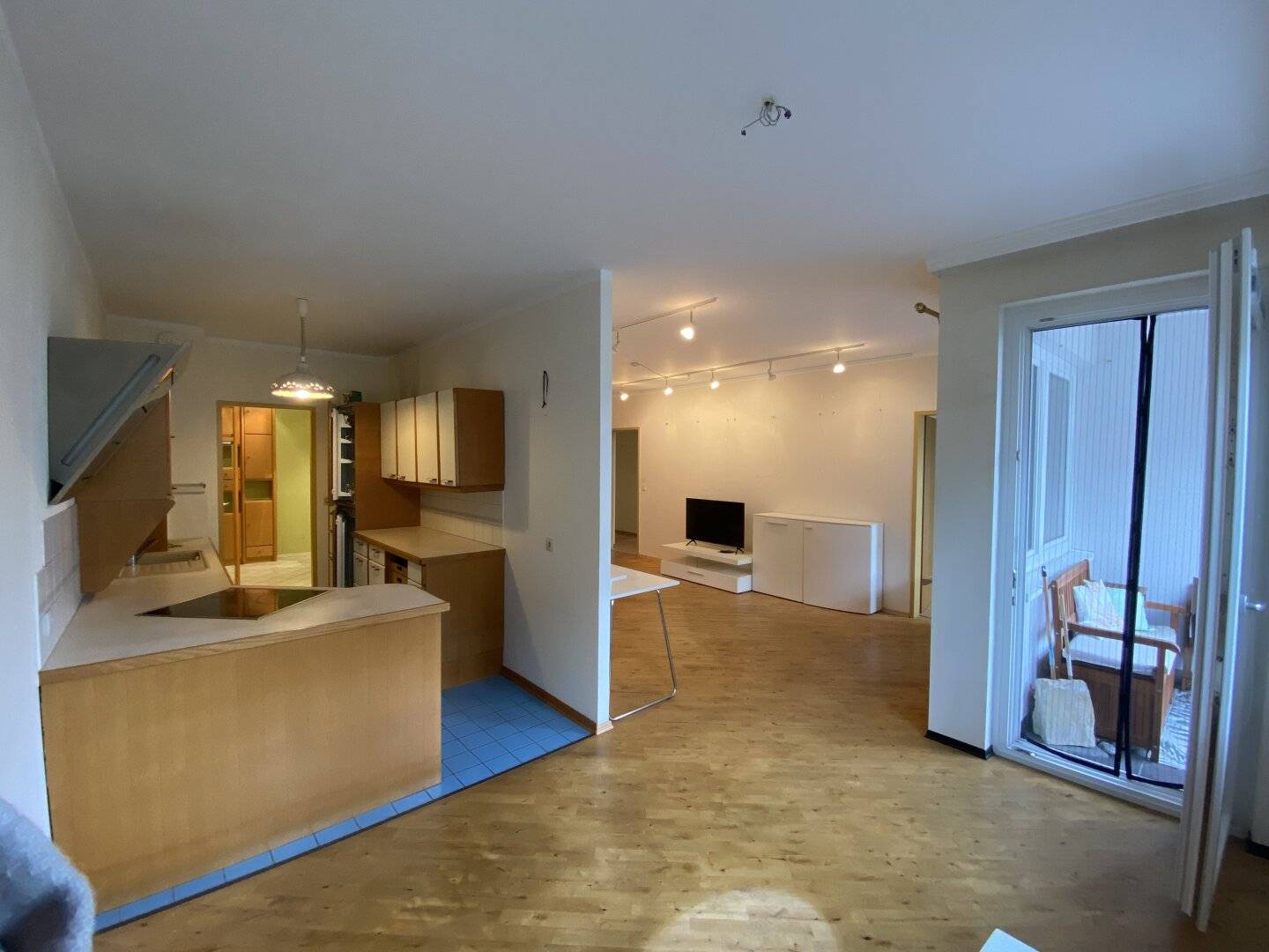 Moderne 4-Zimmer-Neubauwohnung mit Loggia/Balkon & Garagenstellplatz