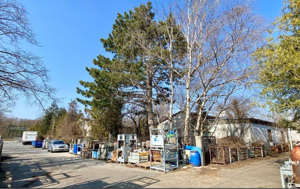 Gewerbegrundstück mit Betriebsgebäuden in Seyring – Nähe Wien