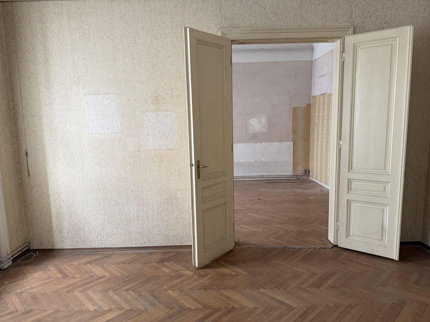 Sanierungsbedürftige 2-Zimmer Wohnung nahe der Mariahilfer Straße