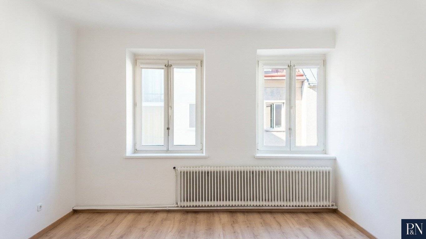 Renovated 2-room apartment in central location
