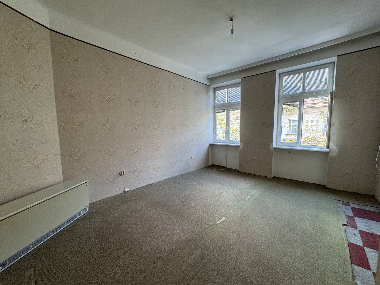 Charming period building apartment for renovation 3 rooms 76 m²