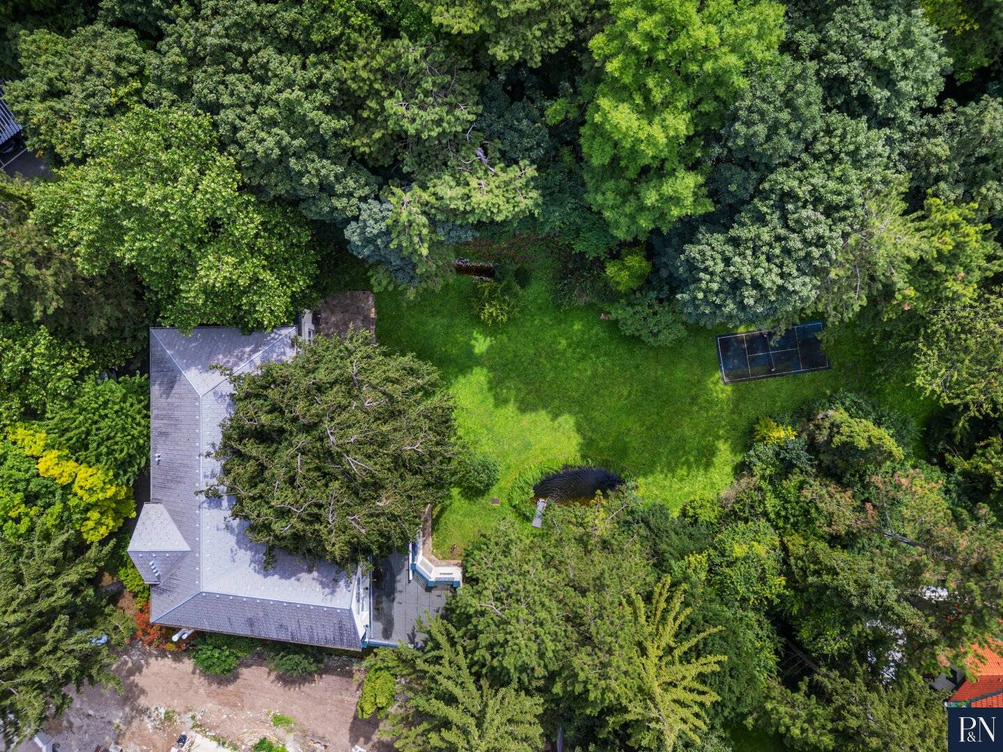 Villa am Waldrand mit sonnigem Traumgarten in der Hinterbrühl- über 4000 m² Bauland