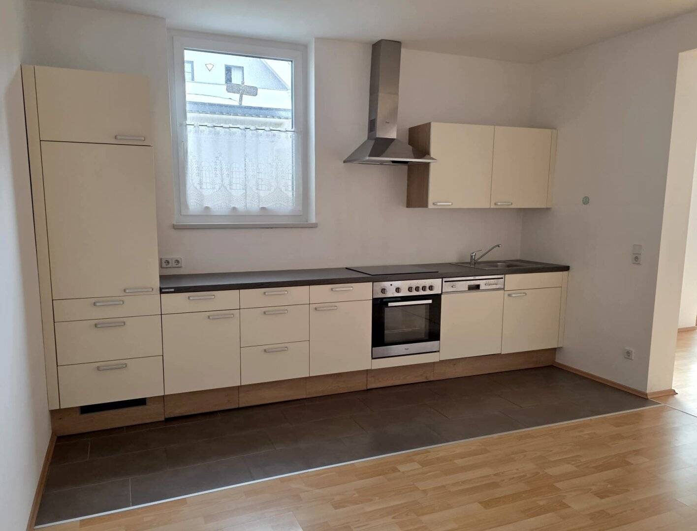 Herrliche neuwertige 3-Zi-Wohnung in Wang zu vermieten
