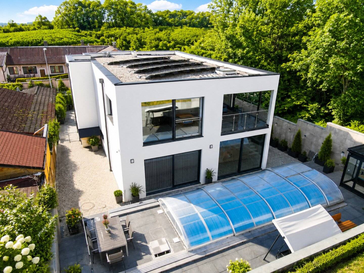 Designer-Einfamilienhaus mit Pool & High-End-Ausstattung in absoluter Ruhelage / Preisreduktion