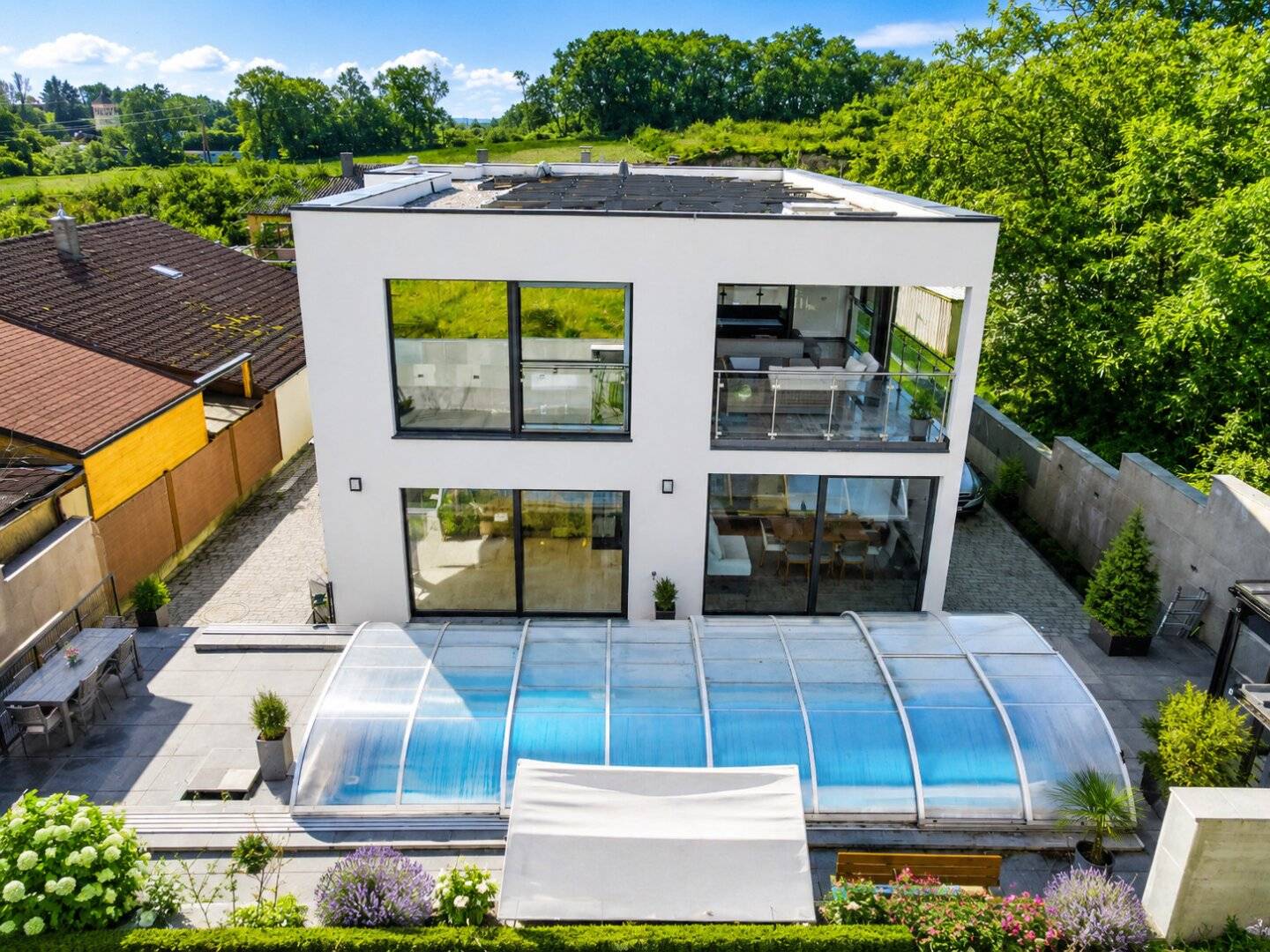 Designer-Einfamilienhaus mit Pool & High-End-Ausstattung in absoluter Ruhelage / Preisreduktion