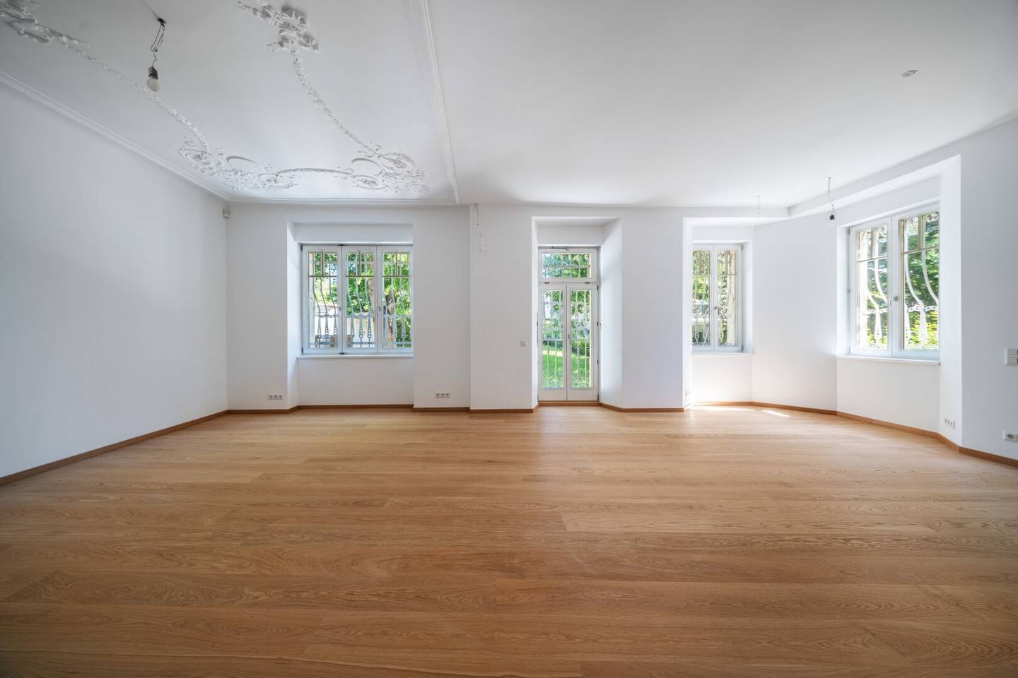 Exklusive Villa mit Garten & Parkblick