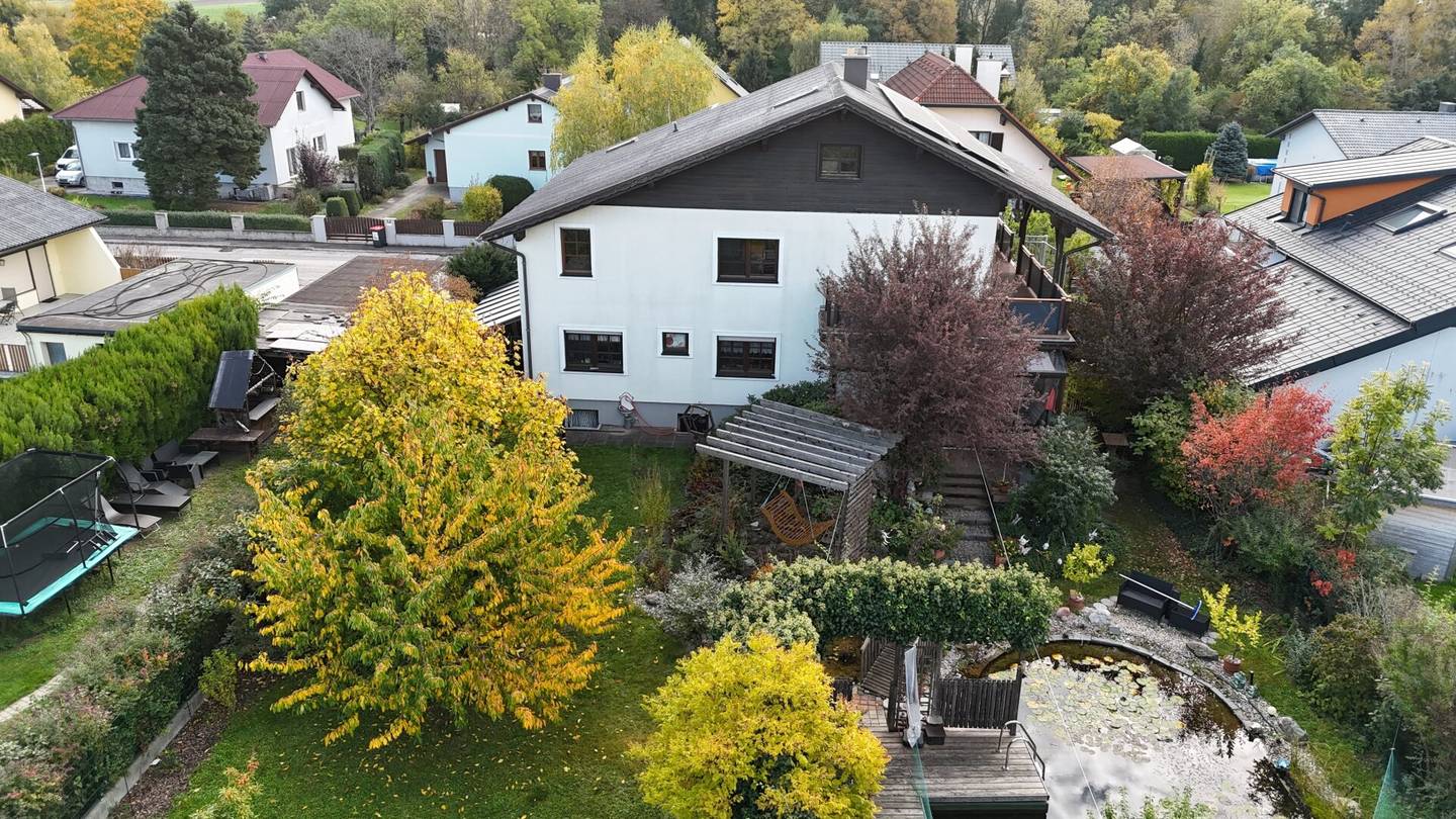 Einfamilienhaus mit Schwimmbiotop am Rande von Wr. Neustadt (zwei getrennte Einheiten)