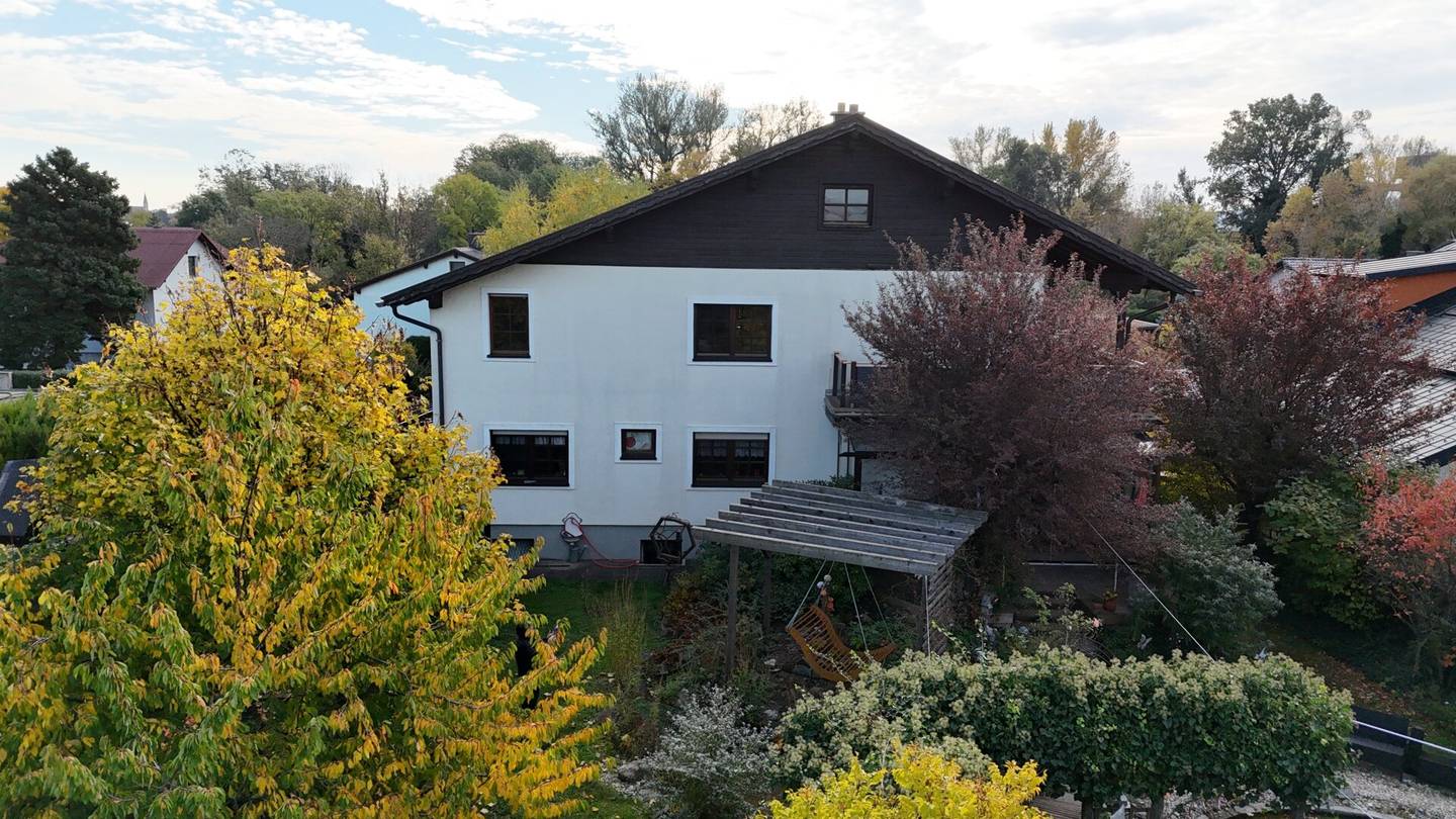 Einfamilienhaus mit Schwimmbiotop am Rande von Wr. Neustadt (zwei getrennte Einheiten)