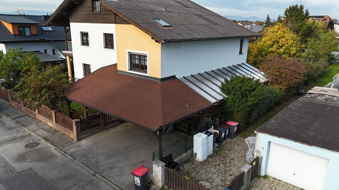 Einfamilienhaus mit Schwimmbiotop am Rande von Wr. Neustadt (zwei getrennte Einheiten)